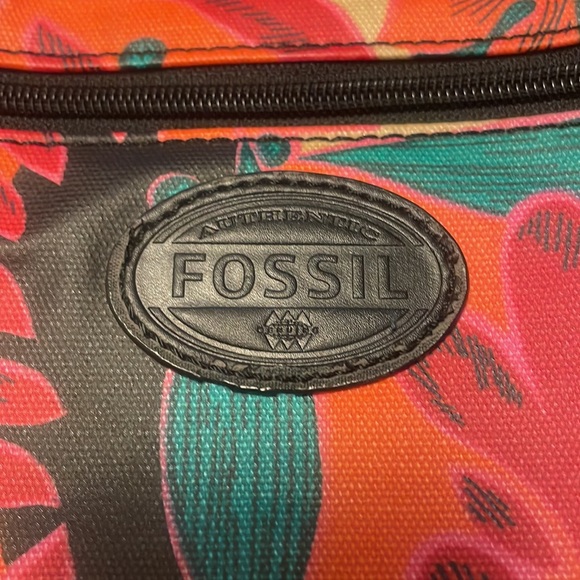 Satchel type bag. Almost like a book bag. - Picture 3 of 7